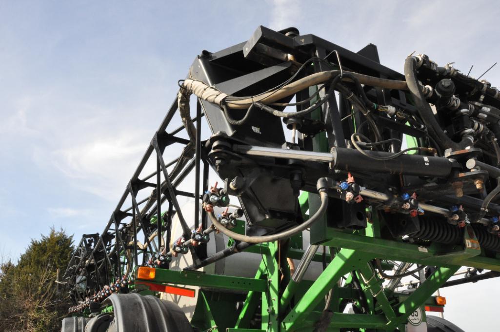 2012 John Deere 4940 self-propelled sprayer