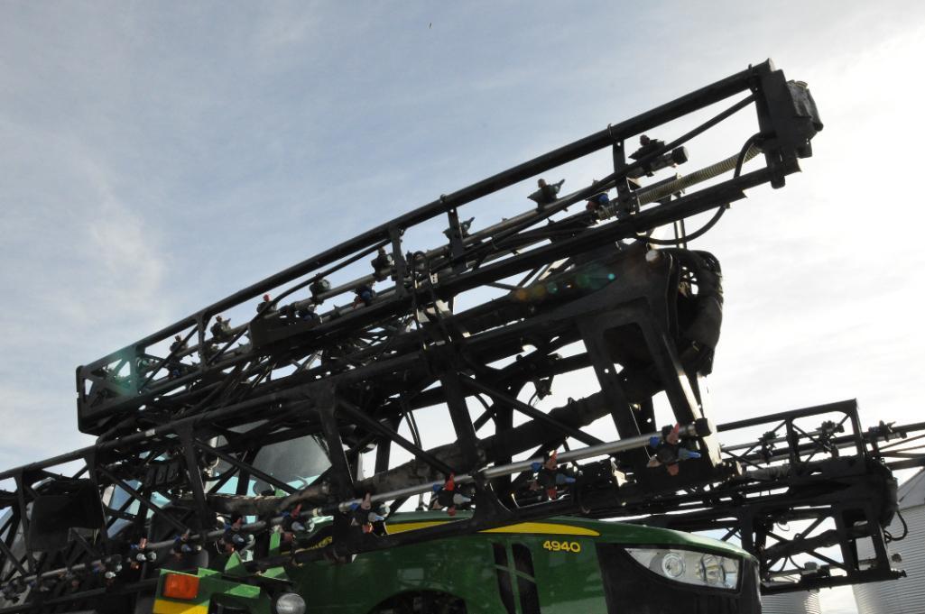 2012 John Deere 4940 self-propelled sprayer