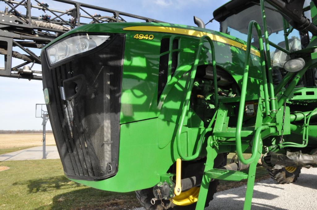 2012 John Deere 4940 self-propelled sprayer