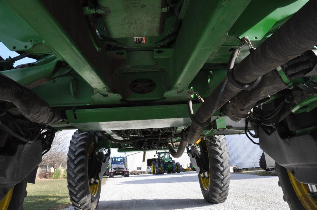 2012 John Deere 4940 self-propelled sprayer