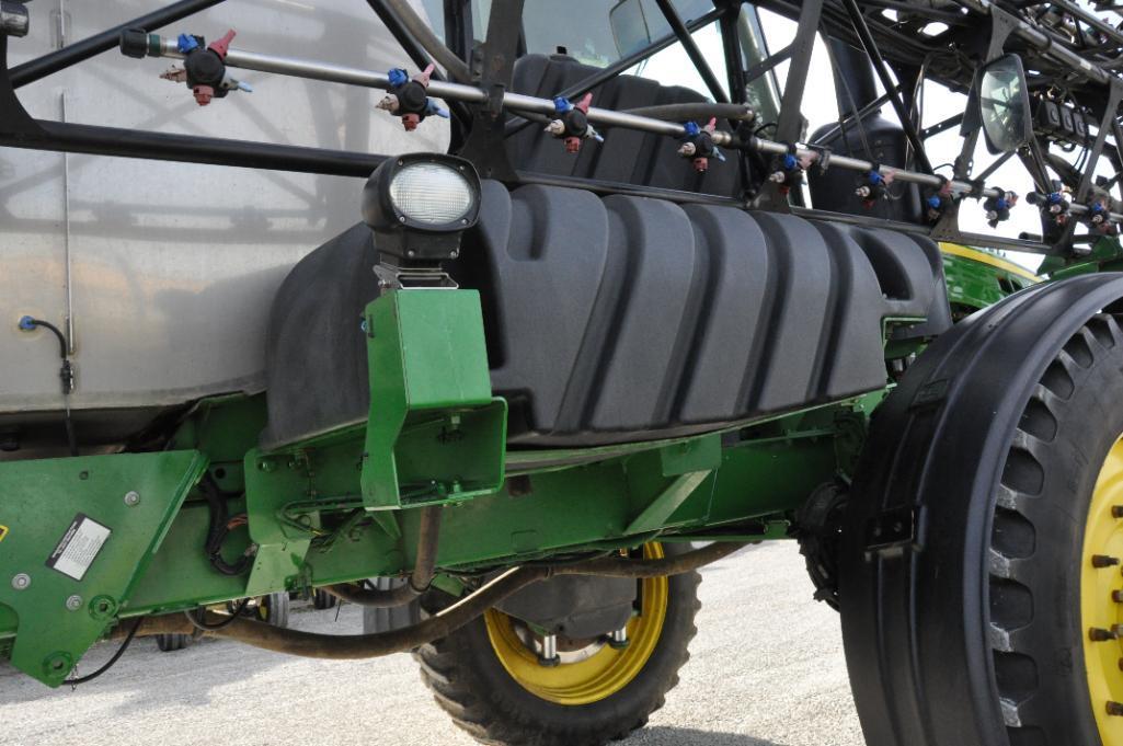 2012 John Deere 4940 self-propelled sprayer