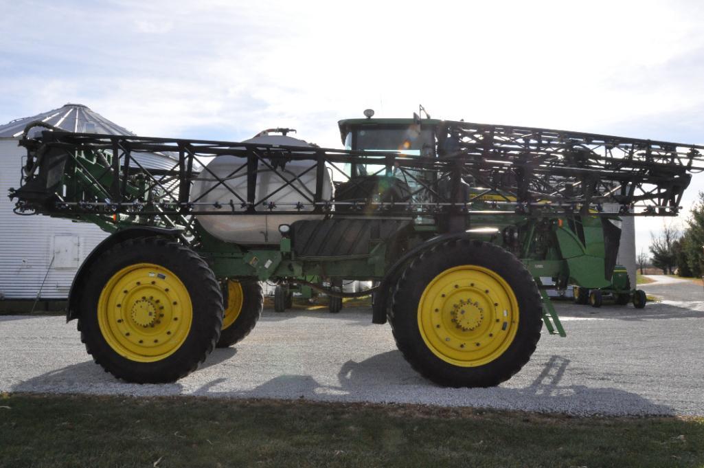 2012 John Deere 4940 self-propelled sprayer