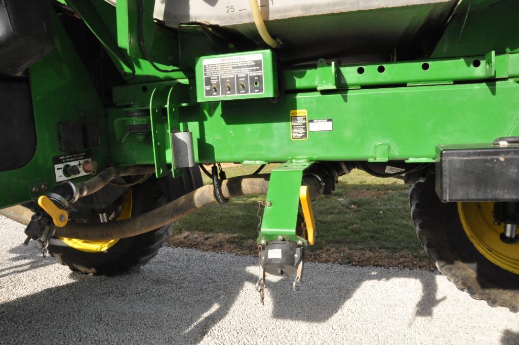 2012 John Deere 4940 self-propelled sprayer