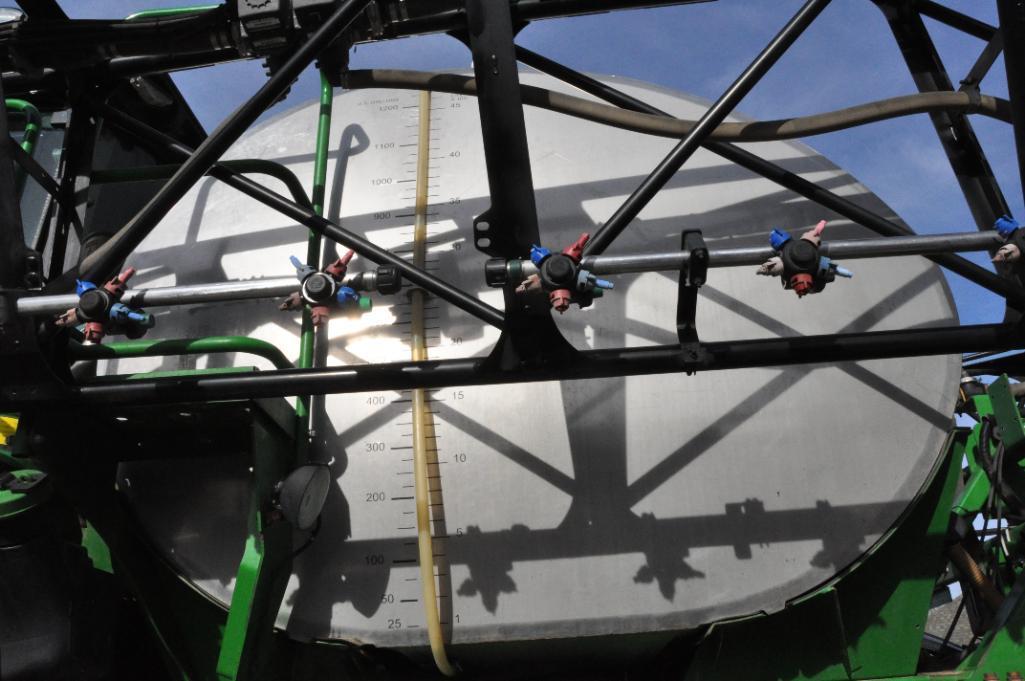 2012 John Deere 4940 self-propelled sprayer