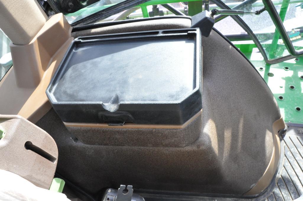 2012 John Deere 4940 self-propelled sprayer