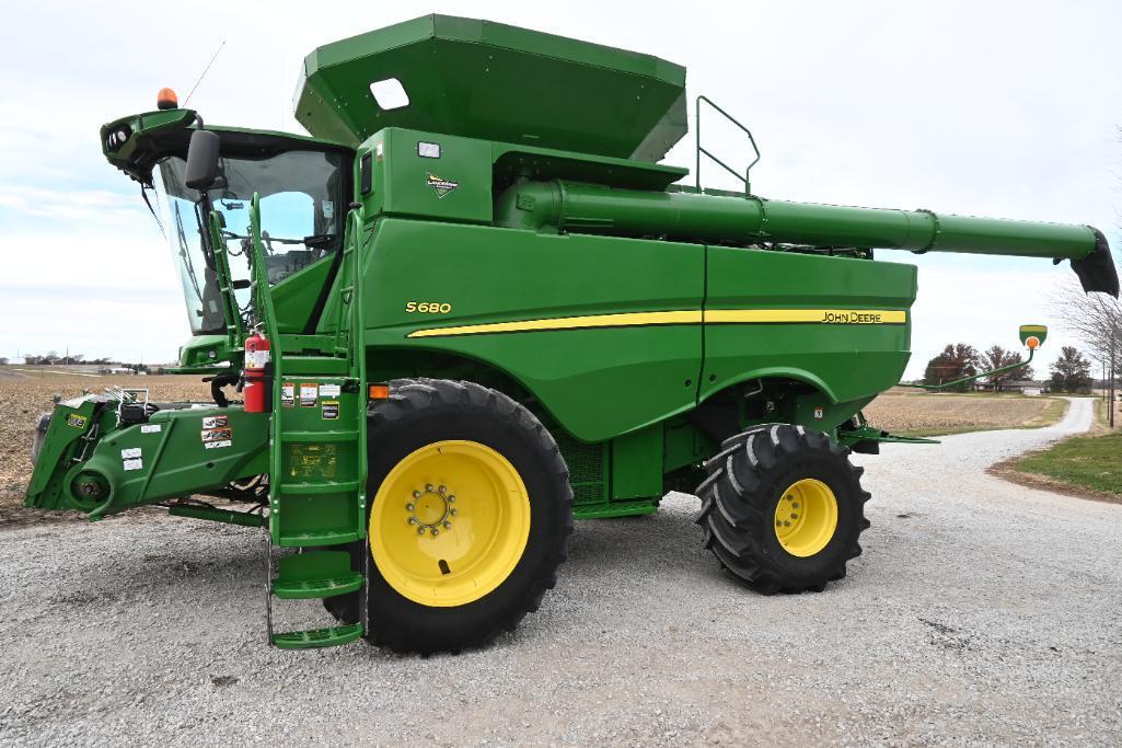 2017 John Deere S680 2wd combine