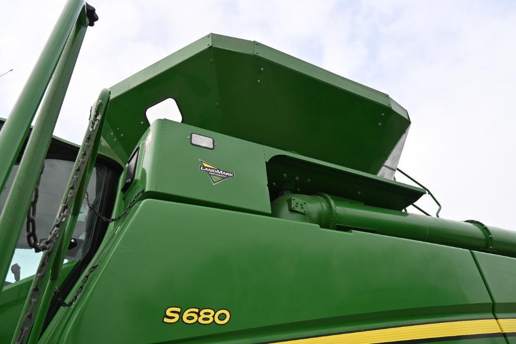 2017 John Deere S680 2wd combine