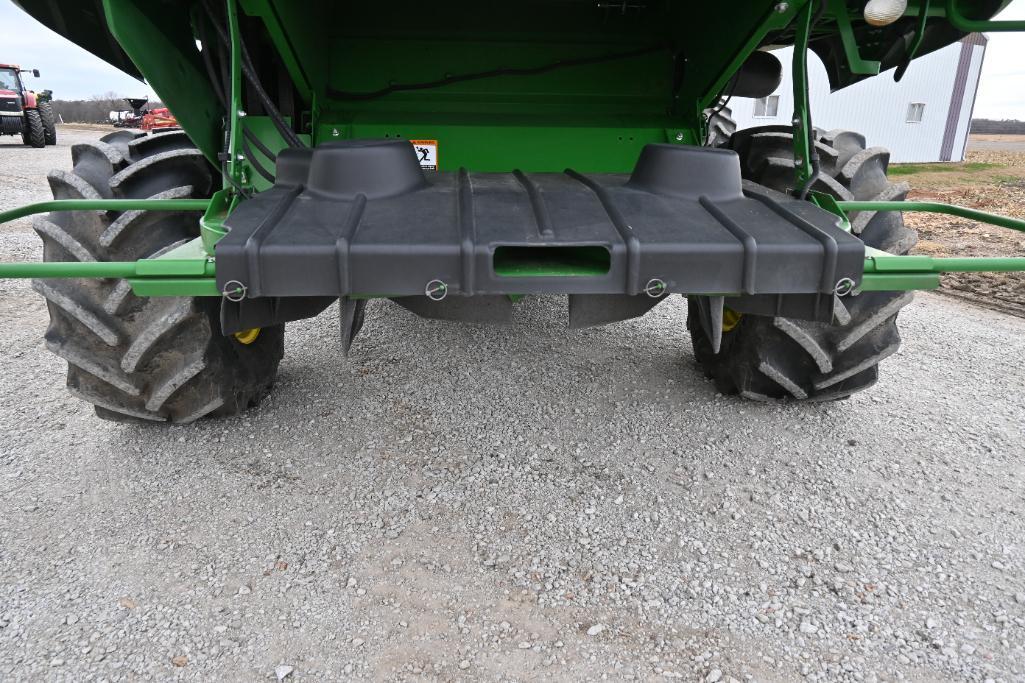 2017 John Deere S680 2wd combine