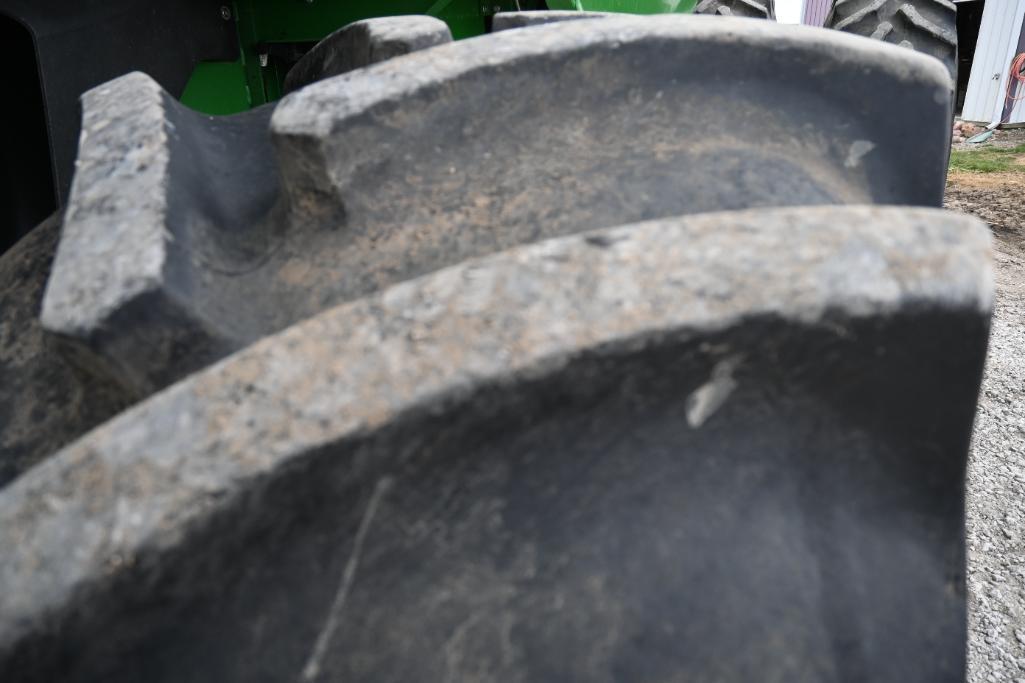 2017 John Deere S680 2wd combine