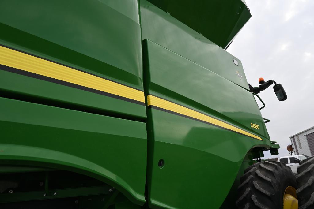 2017 John Deere S680 2wd combine