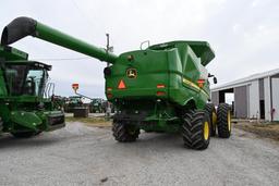 2017 John Deere S680 2wd combine