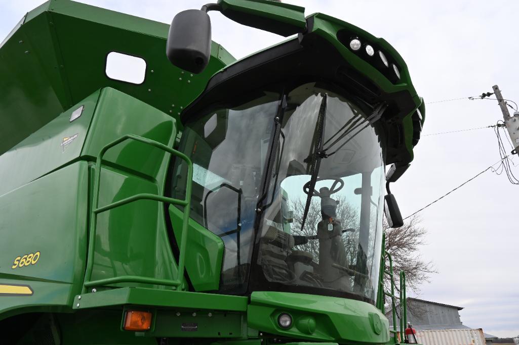 2017 John Deere S680 2wd combine