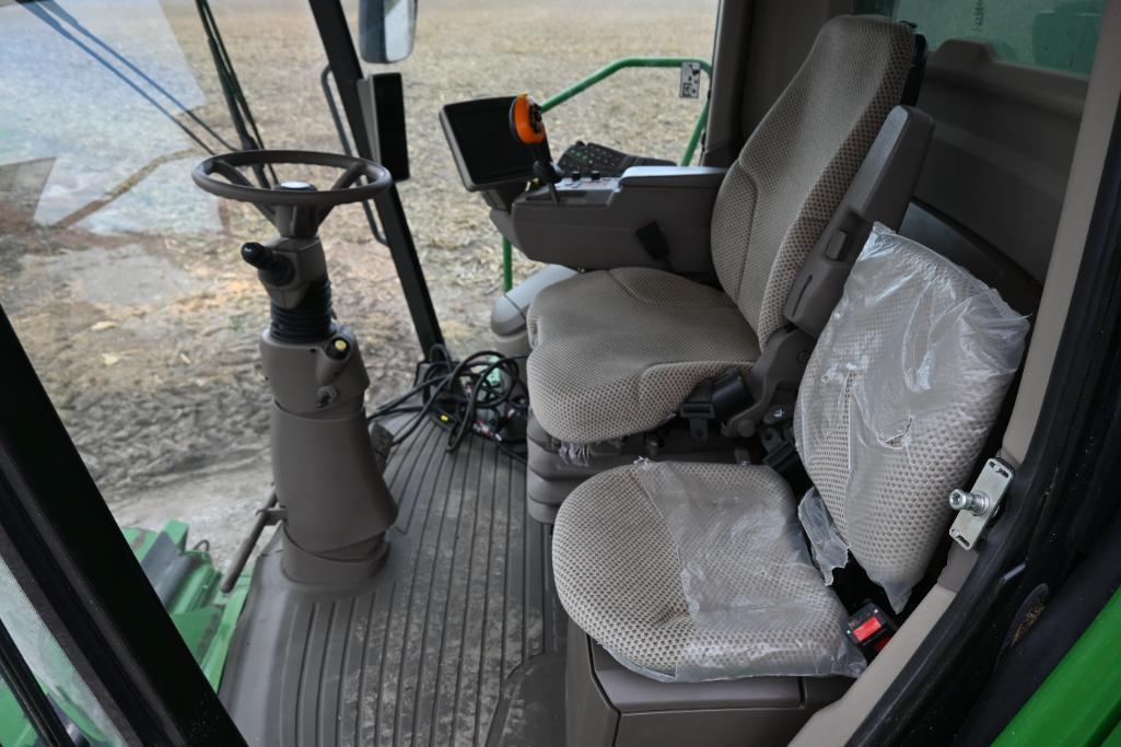 2017 John Deere S680 2wd combine