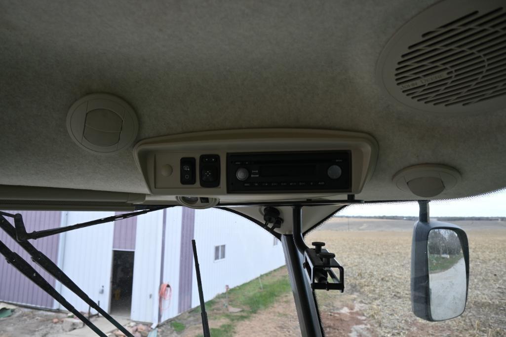 2017 John Deere S680 2wd combine