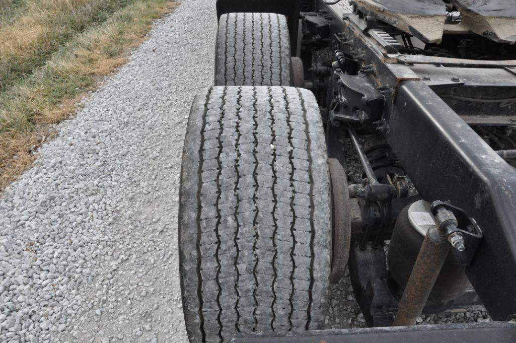 2013 Peterbilt 386 sleeper truck