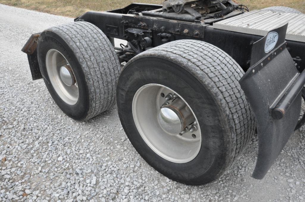 2013 Peterbilt 386 sleeper truck