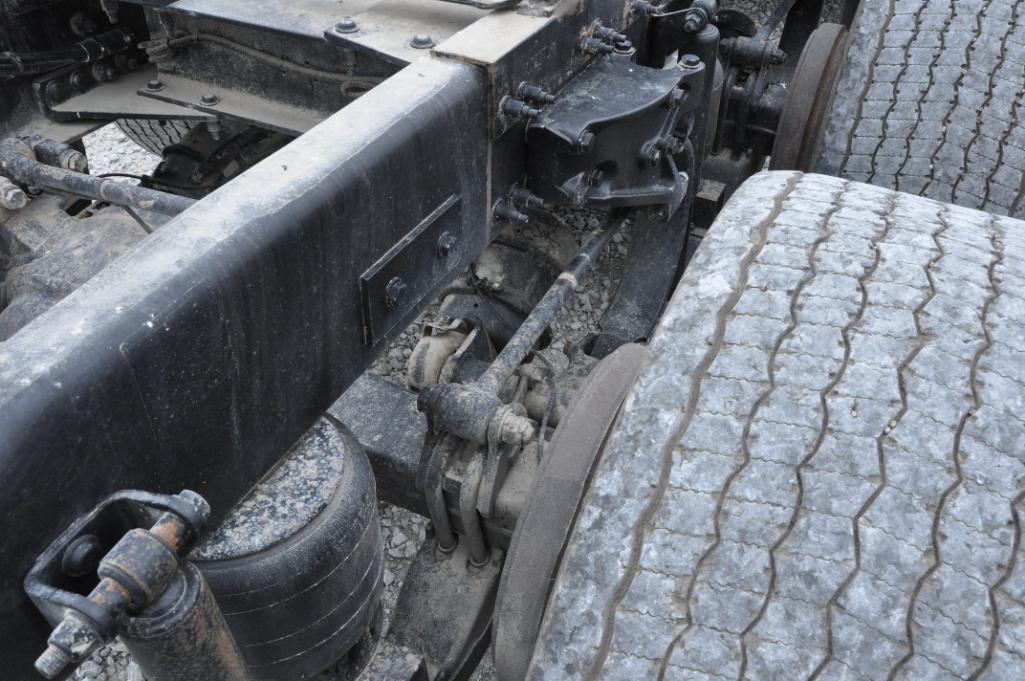 2013 Peterbilt 386 sleeper truck