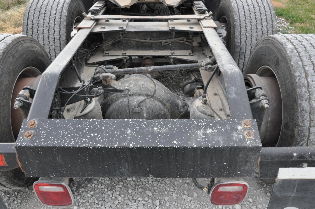 2013 Peterbilt 386 sleeper truck