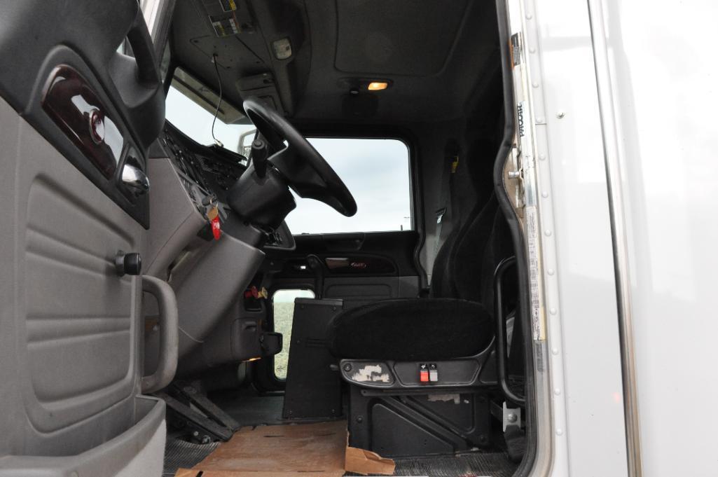 2013 Peterbilt 386 sleeper truck