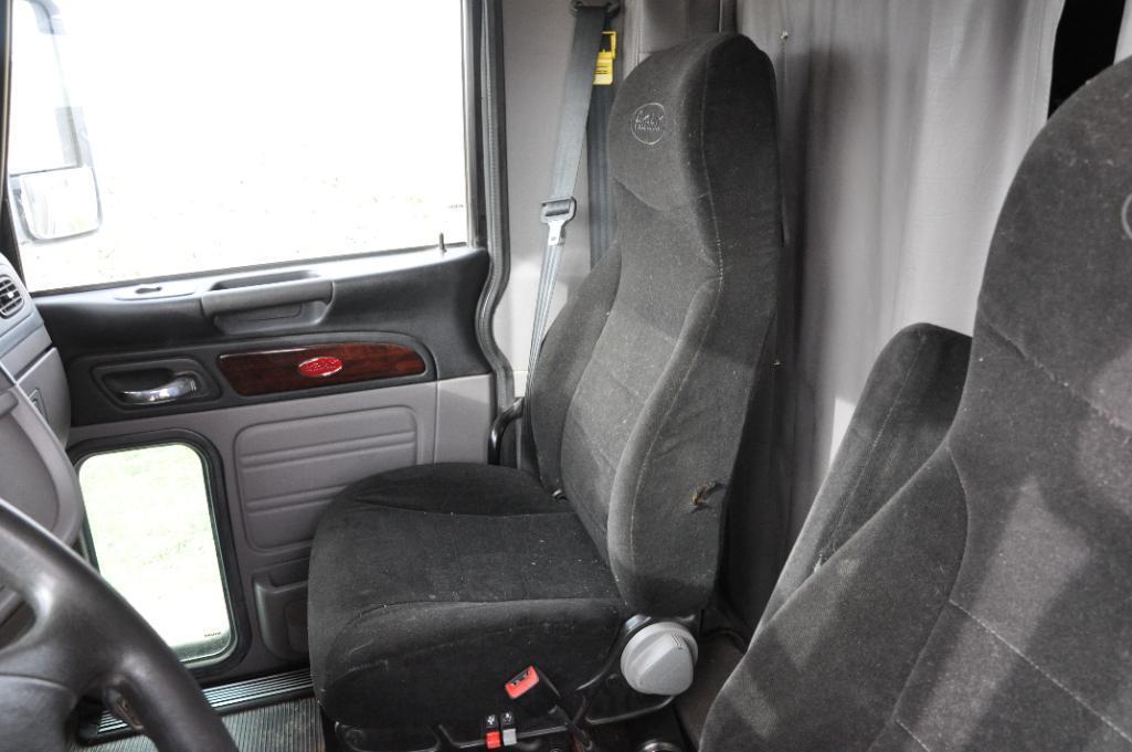 2013 Peterbilt 386 sleeper truck