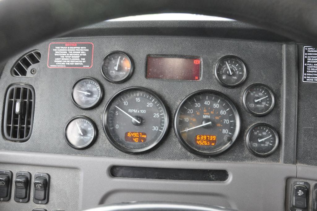 2013 Peterbilt 386 sleeper truck
