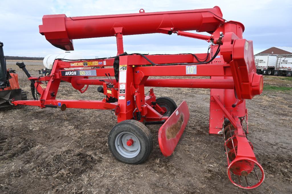 Akron EXG300 grain bag unloader