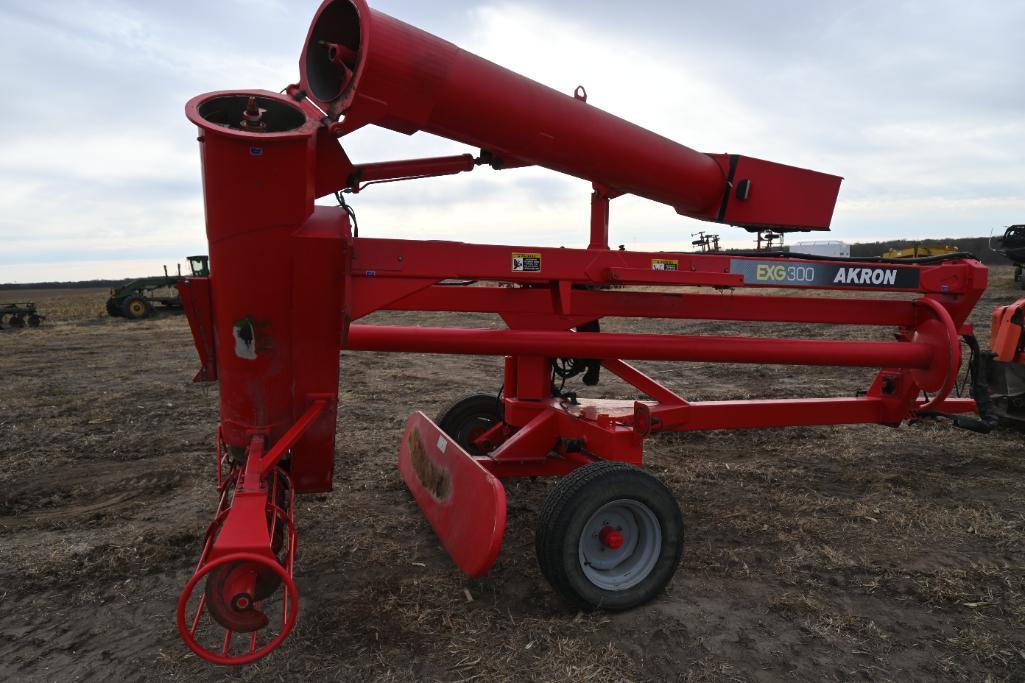 Akron EXG300 grain bag unloader