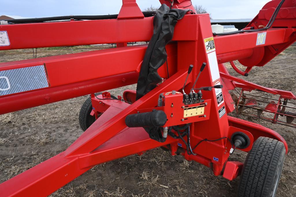 Akron EXG300 grain bag unloader
