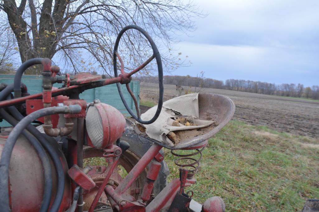 Farmall H 2wd tractor