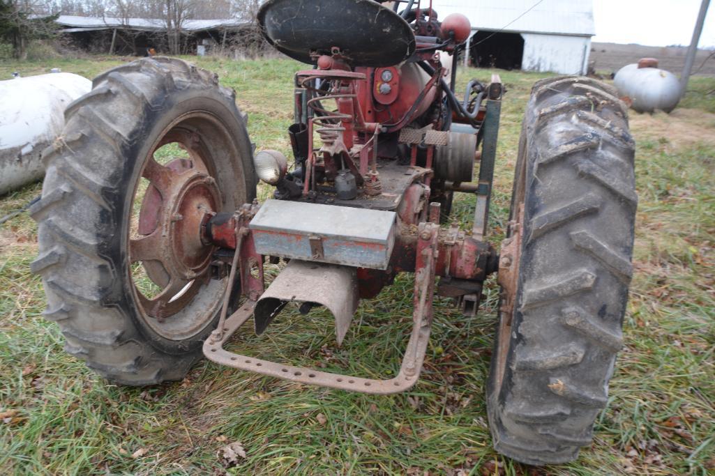 Farmall H 2wd tractor