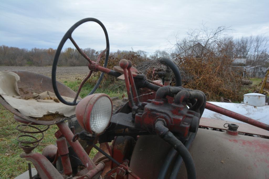 Farmall H 2wd tractor