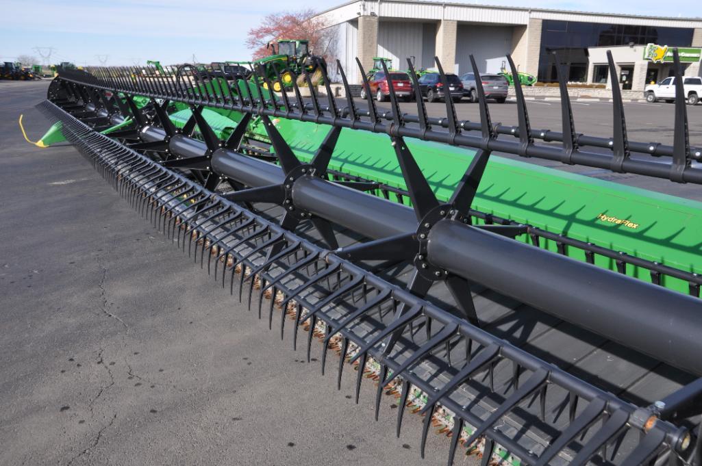 2018 John Deere 645FD 45' HydraFlex draper head