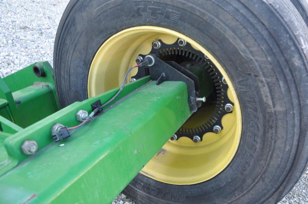 Mainframe axle assembly & tires off JD DB60 planter