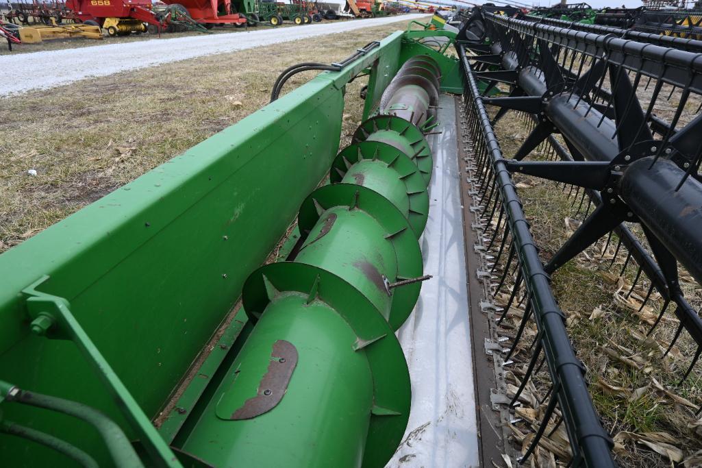 John Deere 925F 25' grain platform