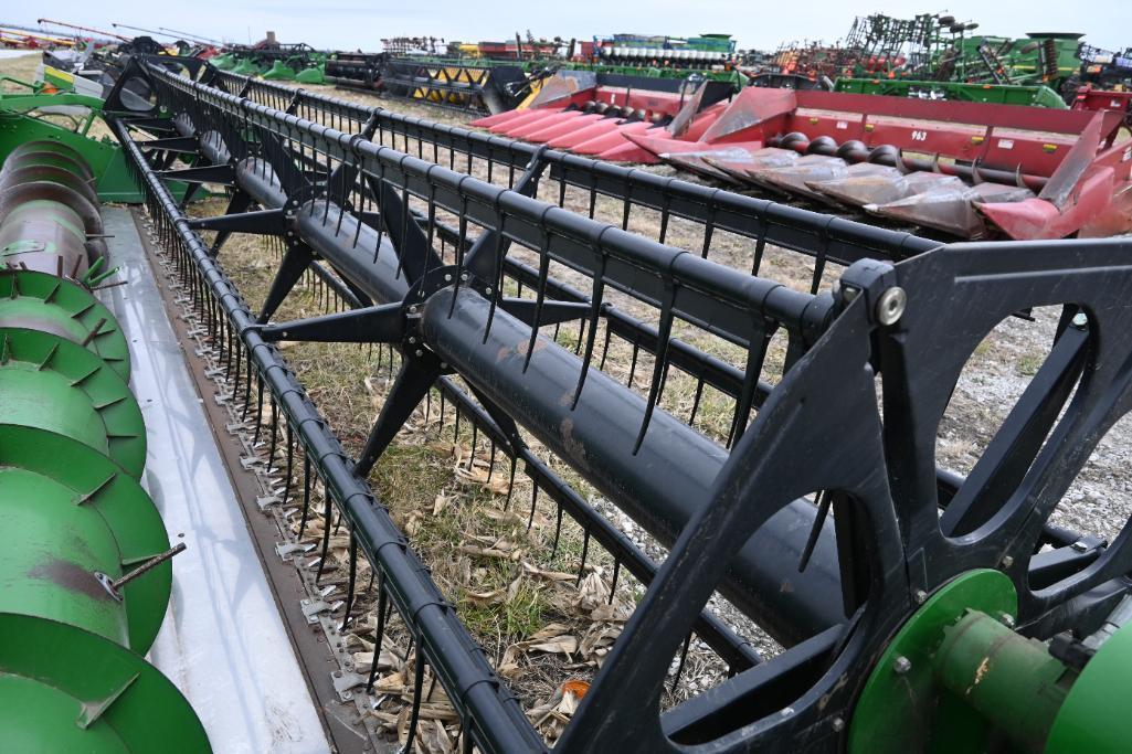 John Deere 925F 25' grain platform