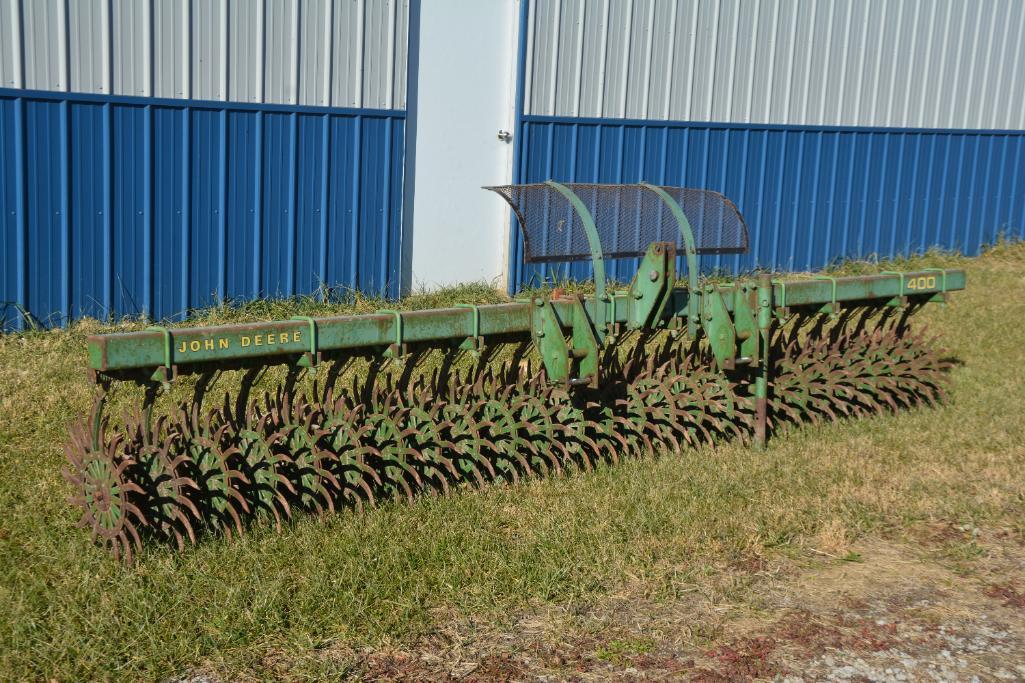 John Deere 400 15" 3-pt. rotary hoe