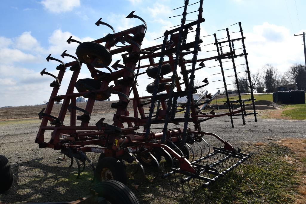 Kewanee 370 24' field cultivator