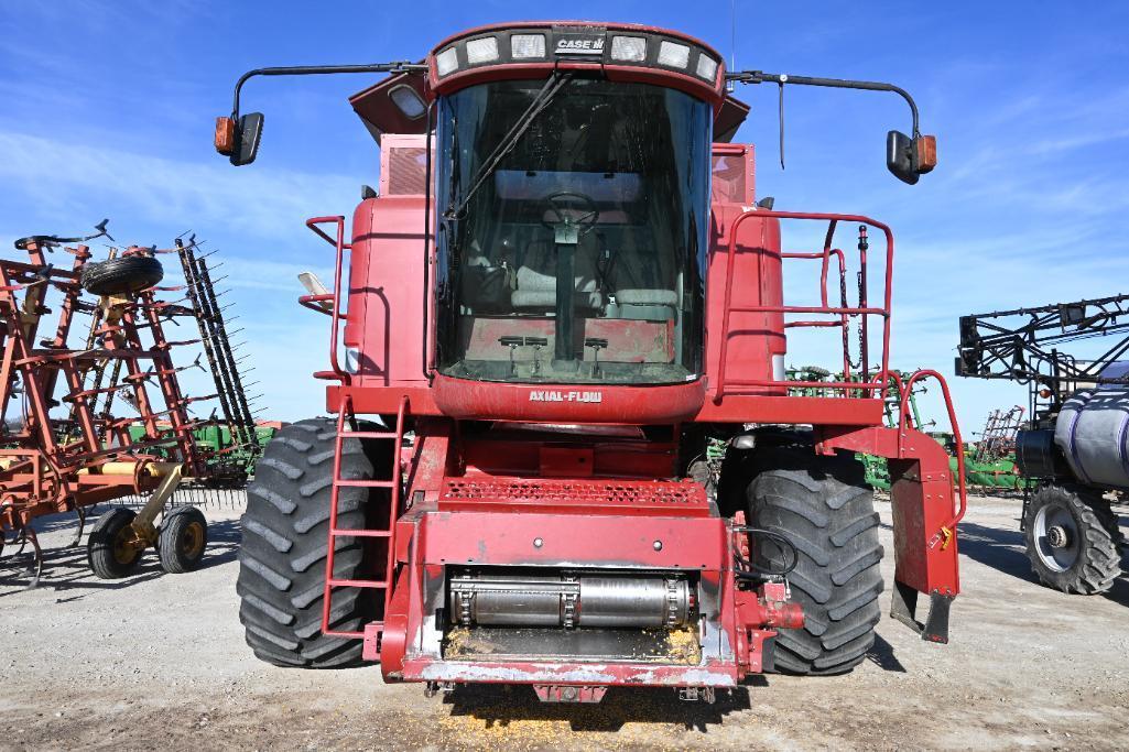 Case-IH 2388 2wd combine