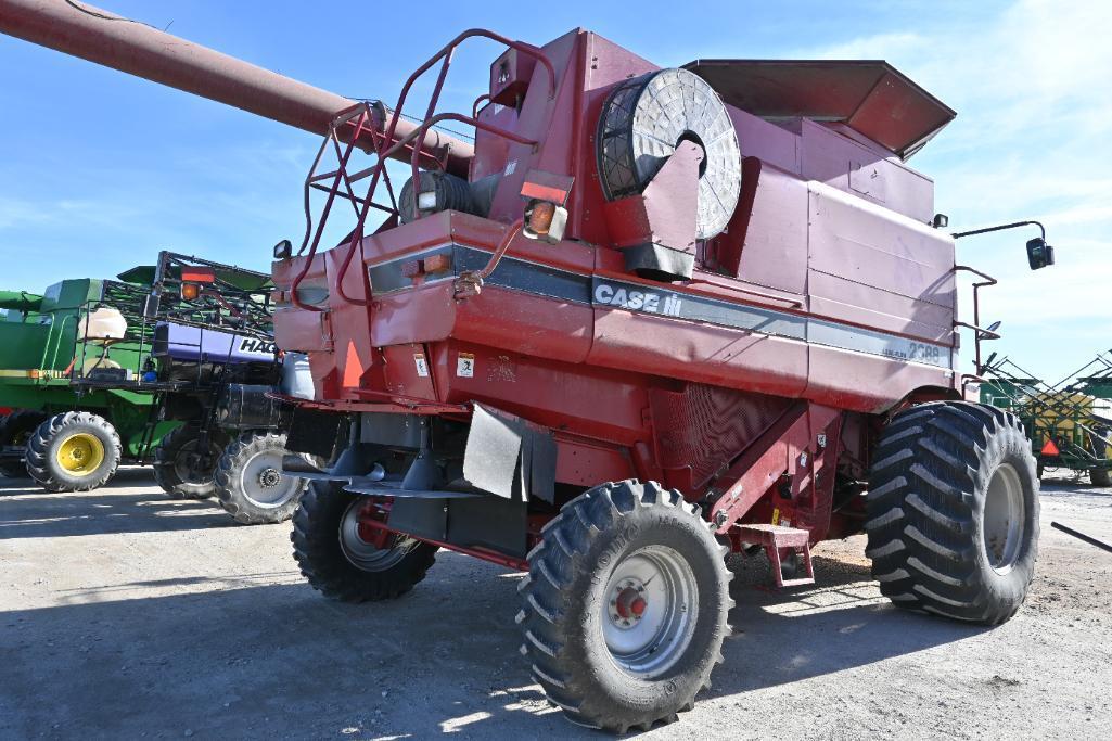 Case-IH 2388 2wd combine