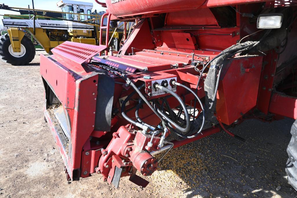 Case-IH 2388 2wd combine