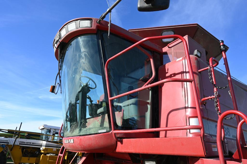 Case-IH 2388 2wd combine
