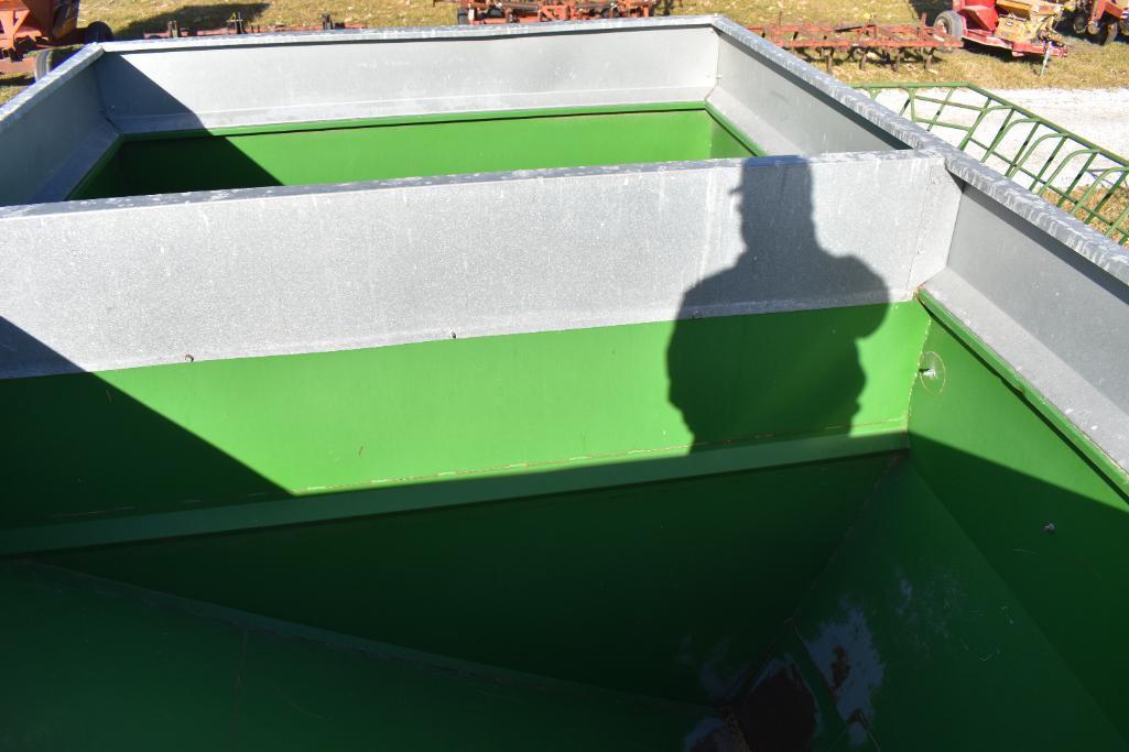 EZ Trail 3400 gravity wagon
