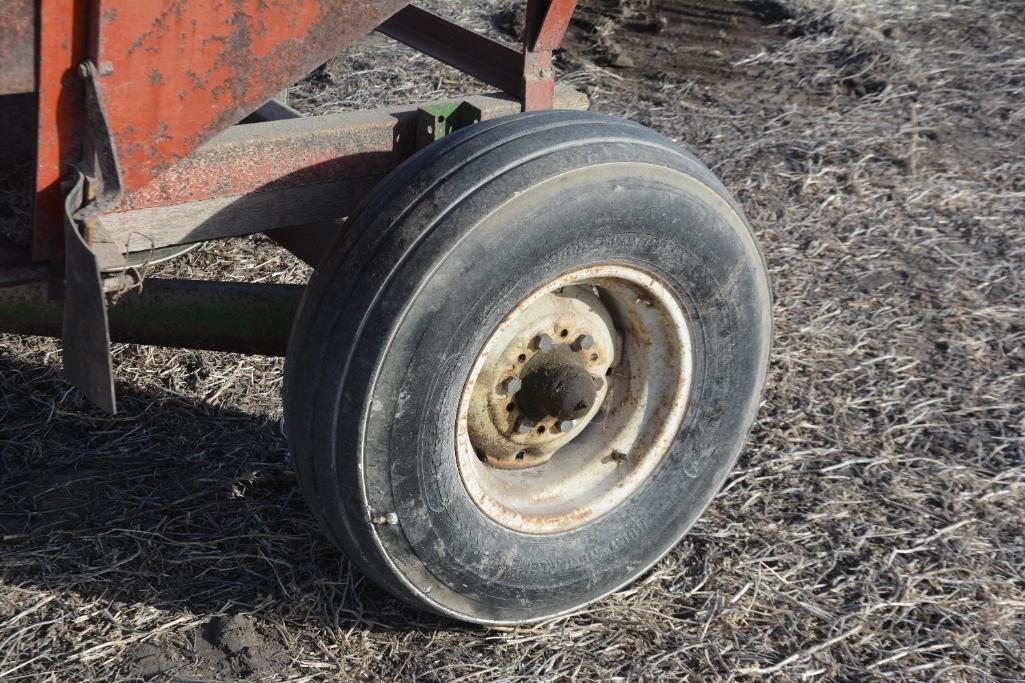 Huskee Model 165 gravity wagon on John Deere 953 running gear