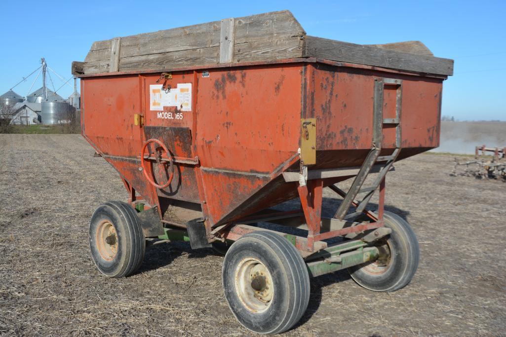 Huskee Model 165 gravity wagon on John Deere 953 running gear