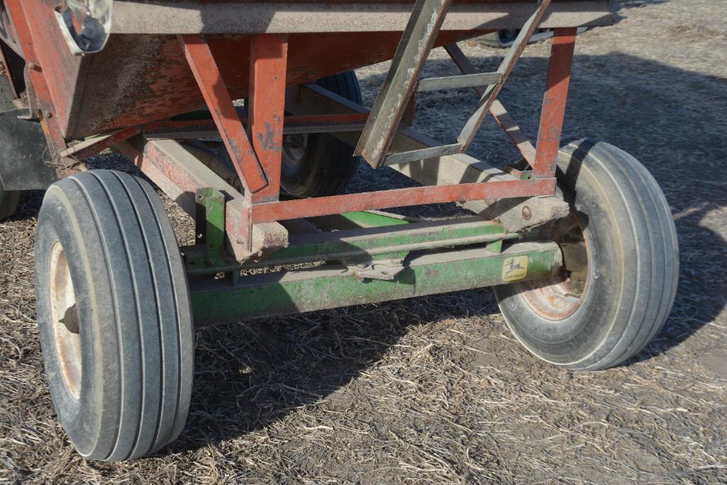 Huskee Model 165 gravity wagon on John Deere 953 running gear