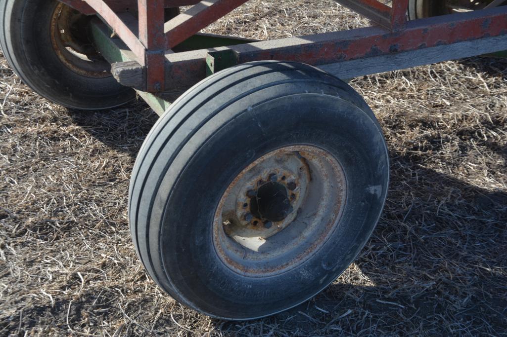 Huskee Model 165 gravity wagon on John Deere 953 running gear