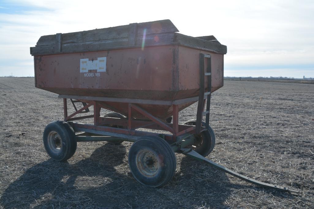 Huskee Model 165 gravity wagon on John Deere 953 running gear