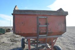 Huskee Model 165 gravity wagon on John Deere 953 running gear