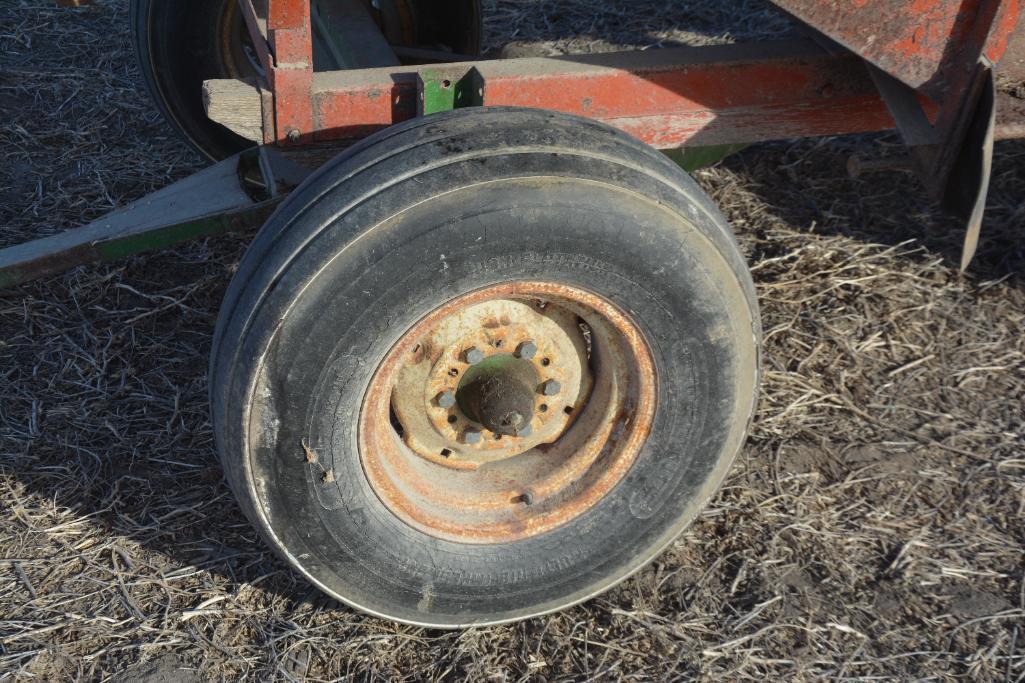 Huskee Model 165 gravity wagon on John Deere 953 running gear