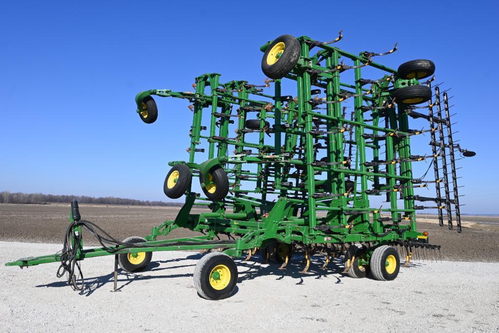 2003 John Deere 2200 60' field cultivator
